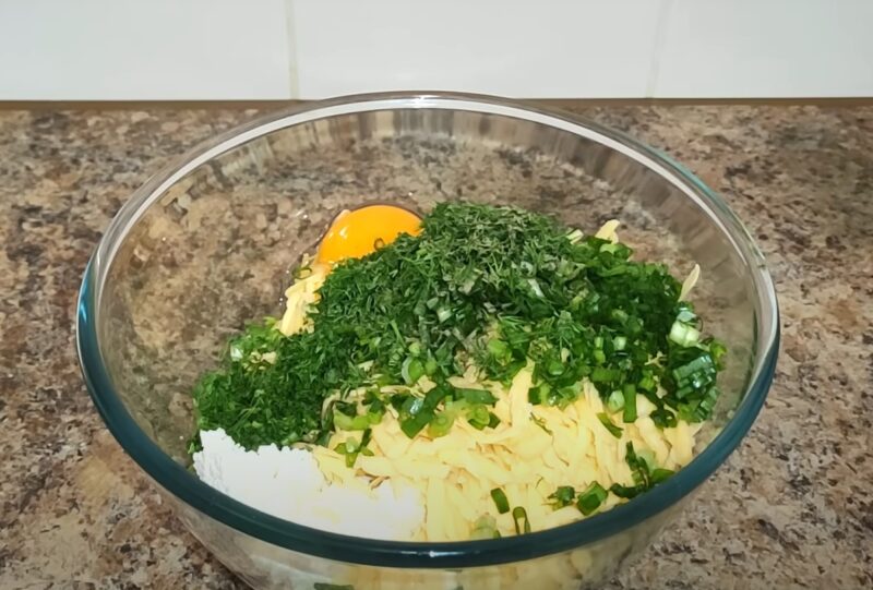 Пузырчатые пирожки. Рецепт на "особенном" тесте: получаются как пух, с хрустящей корочкой