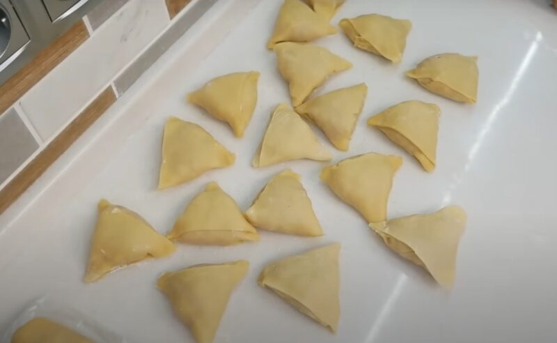 Сытный ужин без хлопот: сочные и ароматные голубцы в тесте. Рецепт, который вас удивит