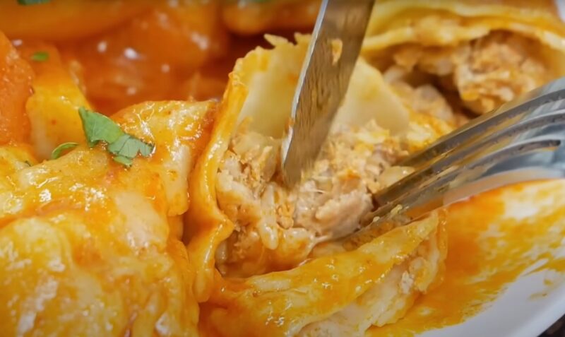 Сытный ужин без хлопот: сочные и ароматные голубцы в тесте. Рецепт, который вас удивит