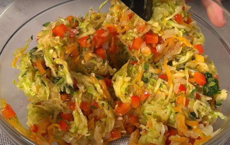 Хрустящие снаружи, нежные внутри: как приготовить идеальные котлеты из картофеля и кабачков